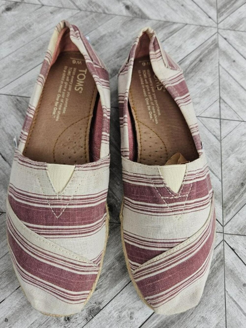 TOMS Classics Womens 6 Striped Canvas Shoes Comfortable Casual Beachy Slip On